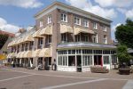 Wageningen 13 mei 2024
Presentatie musical 40-45 in hotel de Wereld met oa Soy Kroon Holly Brood Sjoerd Pleijsier Babette v Veen Kees Boot Frits Barend Dorian Bindels Gaia Aikman en Niniane Everaert.