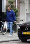 Amsterdam 3 juni 2024
Ivo Niehe winkelend in Amsterdam zuid. Hij koopt bij een boekhandel oa het boek van de mooiste Avonturen van Prins Bernhard