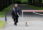 Rotterdam 14 juni 2024 
Begrafenis en besloten kring van Jan v Galen de vader van Rachel Hazes op begraafplaats Hofwijk in de witte kapel. Aanwezig beste vrienden Jaqueline Laats Jeanine Heruer Joop Kruis Ricardo Klaverdijk en Loes v Katwijk