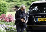 Rotterdam 14 juni 2024 
Begrafenis en besloten kring van Jan v Galen de vader van Rachel Hazes op begraafplaats Hofwijk in de witte kapel. Aanwezig beste vrienden Jaqueline Laats Jeanine Heruer Joop Kruis Ricardo Klaverdijk en Loes v Katwijk