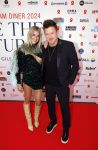 Amsterdam 8 juni 2024
Het Amsterdam diner in AFAS live . Vele Bekende mensen en zakenmensen kwamen naar het gala waar geld opgehaald wordt voor het aids fonds. Johnny de Mol en zijn vrouw Anouk de Mol