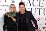 Amsterdam 8 juni 2024
Het Amsterdam diner in AFAS live . Vele Bekende mensen en zakenmensen kwamen naar het gala waar geld opgehaald wordt voor het aids fonds. Johnny de Mol en zijn vrouw Anouk de Mol