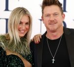 Amsterdam 8 juni 2024
Het Amsterdam diner in AFAS live . Vele Bekende mensen en zakenmensen kwamen naar het gala waar geld opgehaald wordt voor het aids fonds. Johnny de Mol en zijn vrouw Anouk de Mol