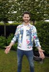 Fijnaart 31 mei  2024
BBQ bij fam Bauer in de tuin . Frans Bauer maakt samen met Lee Towers bekend dat hij dit jaar twee keer in Ahoy op graat treden. Aanwezig Frans Bauer Mariska Bauer Christiaan Bauer ( met vriendin Kim) Frans Bauer jr Jan Bauer en Lucas Bauer . Zanger Kafke