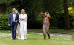 Den Haag 7 juni 2024
Fotouurte met de koninklijke familie op Huis ten Bosch .
Aanwezig Koning Willem Alexander Koningin Maxima Prinses Amalia Prinses Alexia Prinses Ariane en hun hondje Rambo.