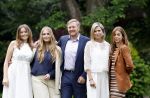Den Haag 7 juni 2024
Fotouurte met de koninklijke familie op Huis ten Bosch .
Aanwezig Koning Willem Alexander Koningin Maxima Prinses Amalia Prinses Alexia Prinses Ariane en hun hondje Rambo.