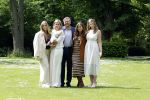 Den Haag 7 juni 2024
Fotouurte met de koninklijke familie op Huis ten Bosch .
Aanwezig Koning Willem Alexander Koningin Maxima Prinses Amalia Prinses Alexia Prinses Ariane en hun hondje Rambo.