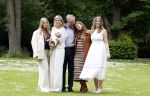 Den Haag 7 juni 2024
Fotouurte met de koninklijke familie op Huis ten Bosch .
Aanwezig Koning Willem Alexander Koningin Maxima Prinses Amalia Prinses Alexia Prinses Ariane en hun hondje Rambo.