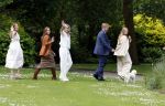 Den Haag 7 juni 2024
Fotouurte met de koninklijke familie op Huis ten Bosch .
Aanwezig Koning Willem Alexander Koningin Maxima Prinses Amalia Prinses Alexia Prinses Ariane en hun hondje Rambo.