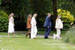 Den Haag 7 juni 2024
Fotouurte met de koninklijke familie op Huis ten Bosch .
Aanwezig Koning Willem Alexander Koningin Maxima Prinses Amalia Prinses Alexia Prinses Ariane en hun hondje Rambo.