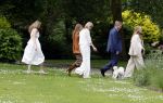 Den Haag 7 juni 2024
Fotouurte met de koninklijke familie op Huis ten Bosch .
Aanwezig Koning Willem Alexander Koningin Maxima Prinses Amalia Prinses Alexia Prinses Ariane en hun hondje Rambo.