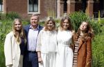 Den Haag 7 juni 2024
Fotouurte met de koninklijke familie op Huis ten Bosch .
Aanwezig Koning Willem Alexander Koningin Maxima Prinses Amalia Prinses Alexia Prinses Ariane en hun hondje Rambo.