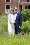 Den Haag 7 juni 2024
Fotouurte met de koninklijke familie op Huis ten Bosch .
Aanwezig Koning Willem Alexander Koningin Maxima Prinses Amalia Prinses Alexia Prinses Ariane en hun hondje Rambo.