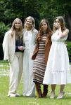 Den Haag 7 juni 2024
Fotouurte met de koninklijke familie op Huis ten Bosch .
Aanwezig Koning Willem Alexander Koningin Maxima Prinses Amalia Prinses Alexia Prinses Ariane en hun hondje Rambo.
