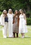 Den Haag 7 juni 2024
Fotouurte met de koninklijke familie op Huis ten Bosch .
Aanwezig Koning Willem Alexander Koningin Maxima Prinses Amalia Prinses Alexia Prinses Ariane en hun hondje Rambo.