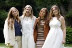 Den Haag 7 juni 2024
Fotouurte met de koninklijke familie op Huis ten Bosch .
Aanwezig Koning Willem Alexander Koningin Maxima Prinses Amalia Prinses Alexia Prinses Ariane en hun hondje Rambo.