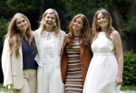 Den Haag 7 juni 2024
Fotouurte met de koninklijke familie op Huis ten Bosch .
Aanwezig Koning Willem Alexander Koningin Maxima Prinses Amalia Prinses Alexia Prinses Ariane en hun hondje Rambo.