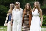 Den Haag 7 juni 2024
Fotouurte met de koninklijke familie op Huis ten Bosch .
Aanwezig Koning Willem Alexander Koningin Maxima Prinses Amalia Prinses Alexia Prinses Ariane en hun hondje Rambo.