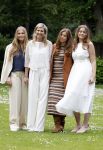 Den Haag 7 juni 2024
Fotouurte met de koninklijke familie op Huis ten Bosch .
Aanwezig Koning Willem Alexander Koningin Maxima Prinses Amalia Prinses Alexia Prinses Ariane en hun hondje Rambo.