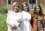 Den Haag 7 juni 2024
Fotouurte met de koninklijke familie op Huis ten Bosch .
Aanwezig Koning Willem Alexander Koningin Maxima Prinses Amalia Prinses Alexia Prinses Ariane en hun hondje Rambo.