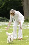 Den Haag 7 juni 2024
Fotouurte met de koninklijke familie op Huis ten Bosch .
Aanwezig Koning Willem Alexander Koningin Maxima Prinses Amalia Prinses Alexia Prinses Ariane en hun hondje Rambo.