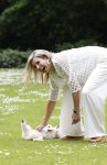 Den Haag 7 juni 2024
Fotouurte met de koninklijke familie op Huis ten Bosch .
Aanwezig Koning Willem Alexander Koningin Maxima Prinses Amalia Prinses Alexia Prinses Ariane en hun hondje Rambo.