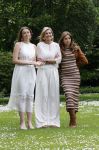 Den Haag 7 juni 2024
Fotouurte met de koninklijke familie op Huis ten Bosch .
Aanwezig Koning Willem Alexander Koningin Maxima Prinses Amalia Prinses Alexia Prinses Ariane en hun hondje Rambo.