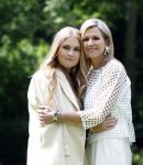 Den Haag 7 juni 2024
Fotouurte met de koninklijke familie op Huis ten Bosch .
Aanwezig Koning Willem Alexander Koningin Maxima Prinses Amalia Prinses Alexia Prinses Ariane en hun hondje Rambo.