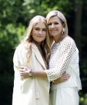 Den Haag 7 juni 2024
Fotouurte met de koninklijke familie op Huis ten Bosch .
Aanwezig Koning Willem Alexander Koningin Maxima Prinses Amalia Prinses Alexia Prinses Ariane en hun hondje Rambo.