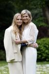 Den Haag 7 juni 2024
Fotouurte met de koninklijke familie op Huis ten Bosch .
Aanwezig Koning Willem Alexander Koningin Maxima Prinses Amalia Prinses Alexia Prinses Ariane en hun hondje Rambo.