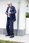 Fijnaart 31 mei 2024
BBQ bij fam Bauer in de tuin . Frans Bauer maakt samen met Lee Towers bekend dat hij dit jaar twee keer in Ahoy op graat treden. Aanwezig Frans Bauer Mariska Bauer Christiaan Bauer ( met vriendin Kim) Frans Bauer jr Jan Bauer en Lucas Bauer .