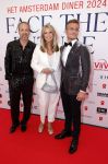 Amsterdam 8 juni 2024
Het Amsterdam diner in AFAS live . Vele Bekende mensen en zakenmensen kwamen naar het gala waar geld opgehaald wordt voor het aids fonds.  Linda de Mol met Iebele van der Meulen. en Roel Veltmeijer