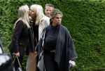 Rotterdam 14 juni 2024 
Begrafenis en besloten kring van Jan v Galen de vader van Rachel Hazes op begraafplaats Hofwijk in de witte kapel. Aanwezig beste vrienden Jaqueline Laats Jeanine Heruer Joop Kruis Ricardo Klaverdijk en Loes v Katwijk