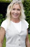 Fijnaart 31 mei 2024
BBQ bij fam Bauer in de tuin . Frans Bauer maakt samen met Lee Towers bekend dat hij dit jaar twee keer in Ahoy op graat treden. Aanwezig Frans Bauer Mariska Bauer Christiaan Bauer ( met vriendin Kim) Frans Bauer jr Jan Bauer en Lucas Bauer .