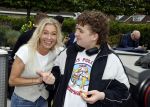 Fijnaart 31 mei 2024
BBQ bij fam Bauer in de tuin . Frans Bauer maakt samen met Lee Towers bekend dat hij dit jaar twee keer in Ahoy op graat treden. Aanwezig Frans Bauer Mariska Bauer Christiaan Bauer ( met vriendin Kim) Frans Bauer jr Jan Bauer en Lucas Bauer .