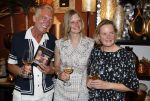 Noordwijk 25 juni 2024
Boek presentatie Timon Moll geschreven door Jan Dijkgraaf over de Familie Meiland . De presentatie was in de winkel van Montana Meiland en ook Martien Meiland en Erica Meiland waren aanwezig.