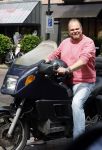 Amsterdam 20 juni 2024
Menno Kohler op zijn motor . Menno is ruim 40 kg afgevallen .