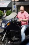 Amsterdam 20 juni 2024
Menno Kohler op zijn motor . Menno is ruim 40 kg afgevallen .