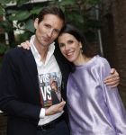 Amsterdam 27 mei 2024
Boekpresentatie Michiel Vos ook zijn vrouw Alexandra Pelosi is aanwezig in het College Hotel.