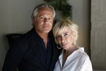 Naarden 19 juni 2024
Presentatie stormer sloep ism Monique des Bouvrie bij het Arsenaal. Bob Wisse en Jan des Bouvrie jr  zijn al hun hele leven vrienden . Monique des Bouvrie met partner Otto Klein