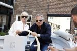 Naarden 19 juni 2024
Presentatie stormer sloep ism Monique des Bouvrie bij het Arsenaal. Bob Wisse en Jan des Bouvrie jr  zijn al hun hele leven vrienden . Monique des Bouvrie met partner Otto Klein