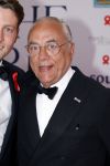 Amsterdam 8 juni 2024
Het Amsterdam diner in AFAS live . Vele Bekende mensen en zakenmensen kwamen naar het gala waar geld opgehaald wordt voor het aids fonds. Oscar Hammerstein met een kennis
