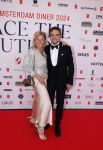 Amsterdam 8 juni 2024
Het Amsterdam diner in AFAS live . Vele Bekende mensen en zakenmensen kwamen naar het gala waar geld opgehaald wordt voor het aids fonds. Petra Ruijs met schoonzoon