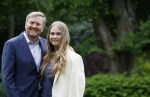 Den Haag 7 juni 2024
Fotouurte met de koninklijke familie op Huis ten Bosch .
Aanwezig Koning Willem Alexander Koningin Maxima Prinses Amalia Prinses Alexia Prinses Ariane en hun hondje Rambo.