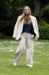 Den Haag 7 juni 2024
Fotouurte met de koninklijke familie op Huis ten Bosch .
Aanwezig Koning Willem Alexander Koningin Maxima Prinses Amalia Prinses Alexia Prinses Ariane en hun hondje Rambo.