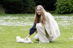 Den Haag 7 juni 2024
Fotouurte met de koninklijke familie op Huis ten Bosch .
Aanwezig Koning Willem Alexander Koningin Maxima Prinses Amalia Prinses Alexia Prinses Ariane en hun hondje Rambo.