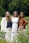Den Haag 7 juni 2024
Fotouurte met de koninklijke familie op Huis ten Bosch .
Aanwezig Koning Willem Alexander Koningin Maxima Prinses Amalia Prinses Alexia Prinses Ariane en hun hondje Rambo.