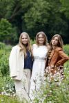Den Haag 7 juni 2024
Fotouurte met de koninklijke familie op Huis ten Bosch .
Aanwezig Koning Willem Alexander Koningin Maxima Prinses Amalia Prinses Alexia Prinses Ariane en hun hondje Rambo.