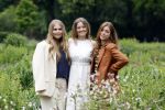 Den Haag 7 juni 2024
Fotouurte met de koninklijke familie op Huis ten Bosch .
Aanwezig Koning Willem Alexander Koningin Maxima Prinses Amalia Prinses Alexia Prinses Ariane en hun hondje Rambo.