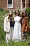 Den Haag 7 juni 2024
Fotouurte met de koninklijke familie op Huis ten Bosch .
Aanwezig Koning Willem Alexander Koningin Maxima Prinses Amalia Prinses Alexia Prinses Ariane en hun hondje Rambo.